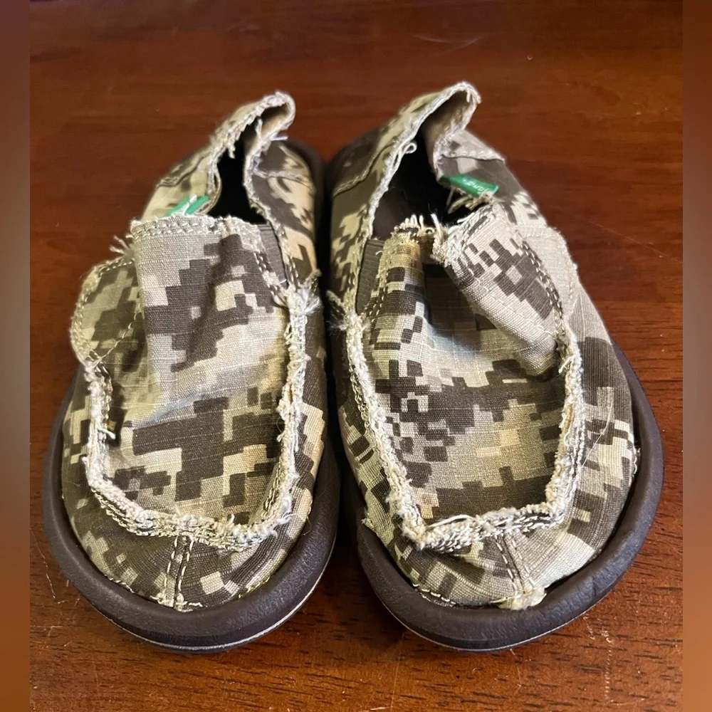 Sanuk Kids Camo Slip-On Shoes Toddler Boy Size 10 Lightweight Comfort